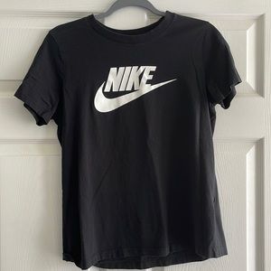 Nike Graphic Tee